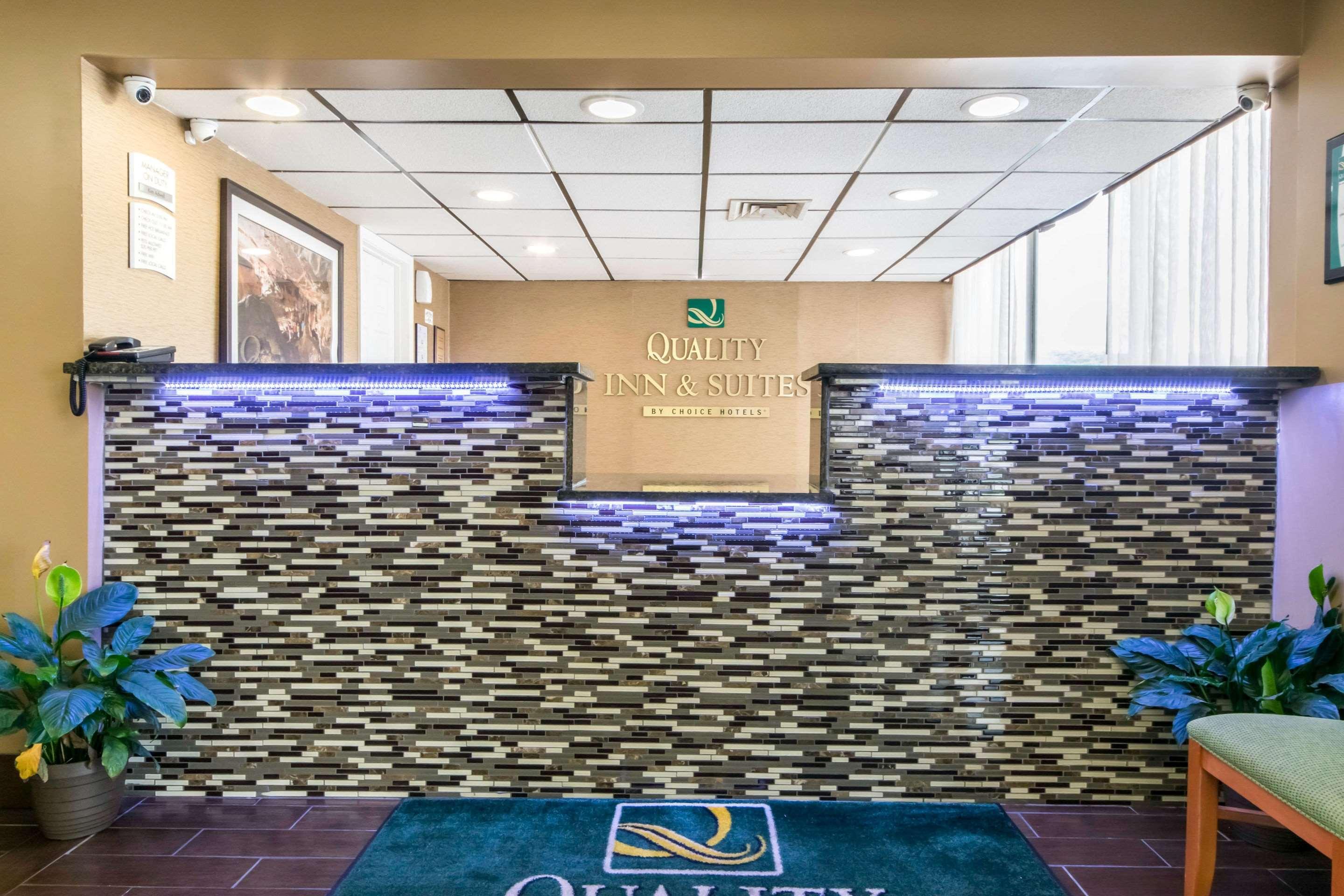 Quality Inn & Suites Horse Cave Exterior foto