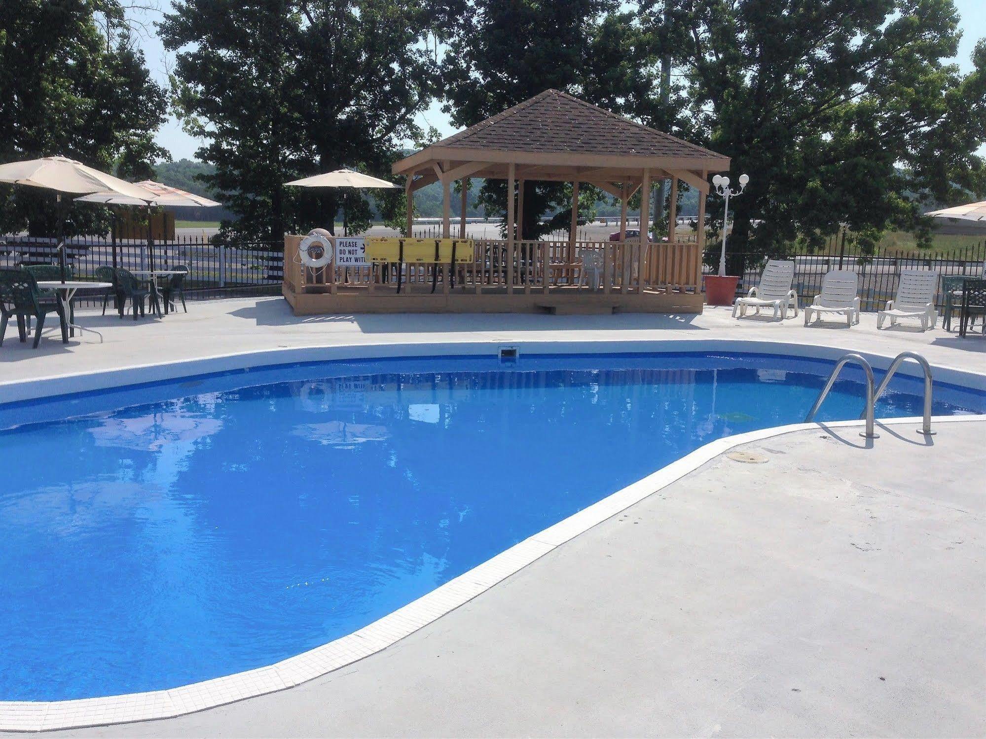 Quality Inn & Suites Horse Cave Exterior foto